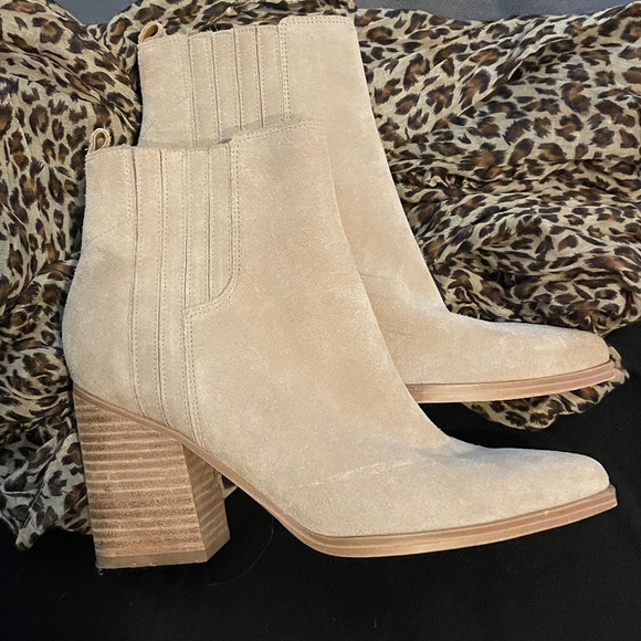 Marc Fisher MLOshay Suede Western Style Ankle Boots 8.5 - Picture 1 of 11